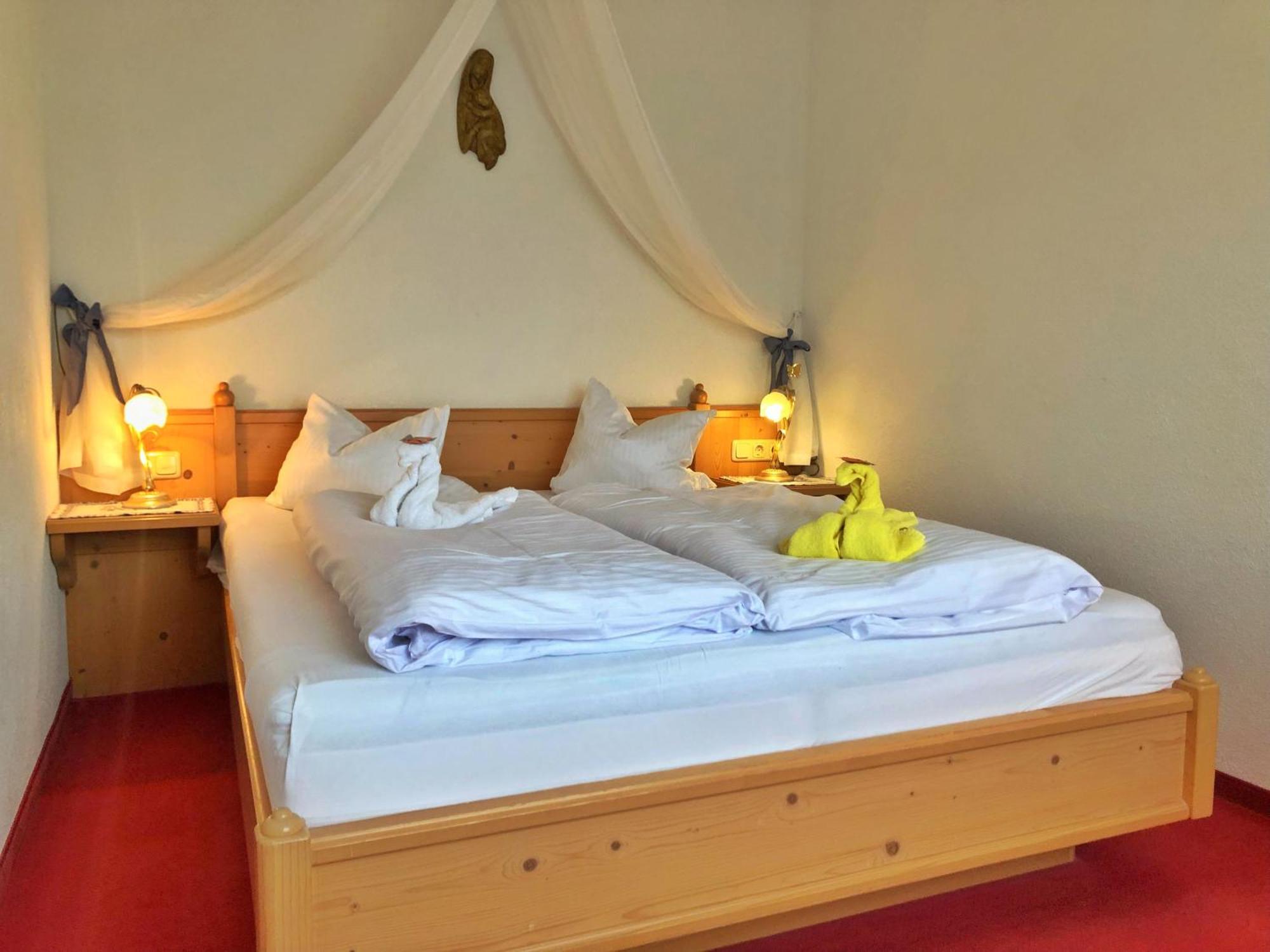 Gasthof Enzian Tannheim Room photo