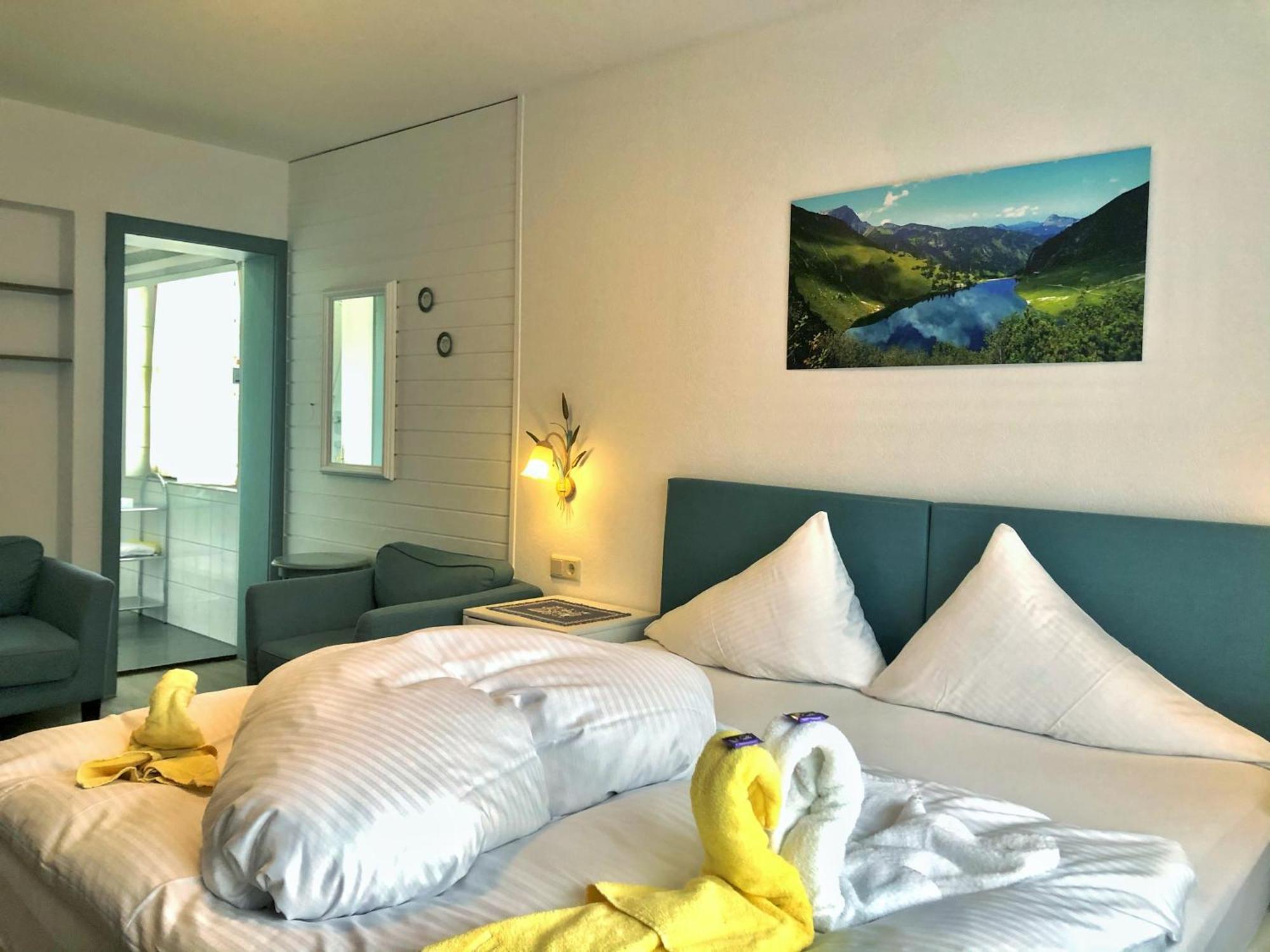 Gasthof Enzian Tannheim Room photo