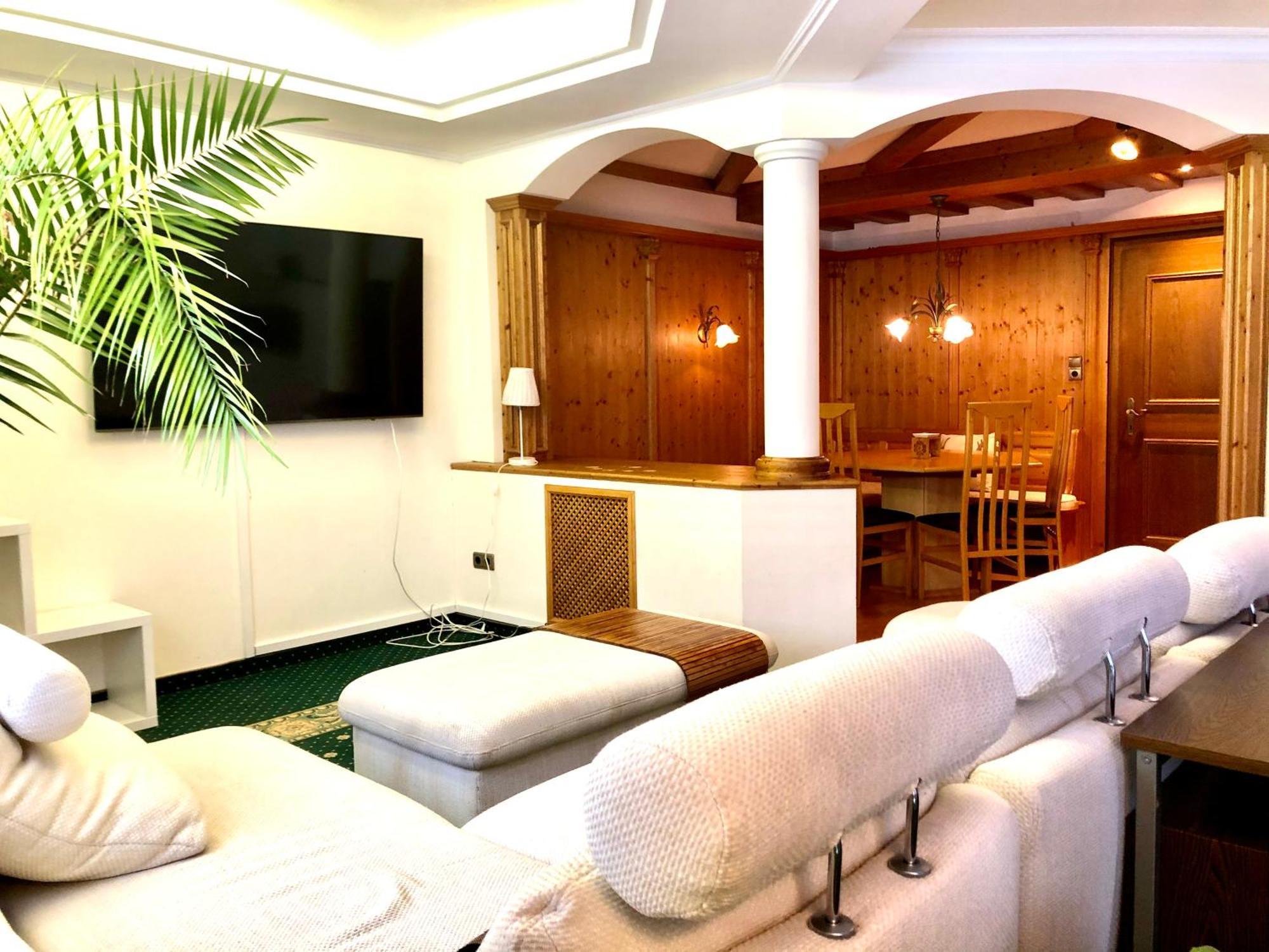 Gasthof Enzian Tannheim Room photo