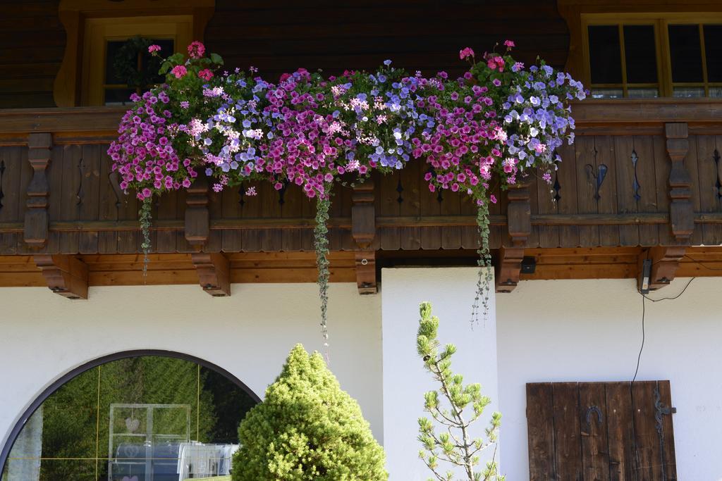 Gasthof Enzian Tannheim Exterior photo